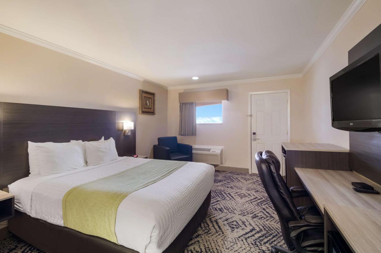 Surestay Hotel By Best Western Rockdale Экстерьер фото