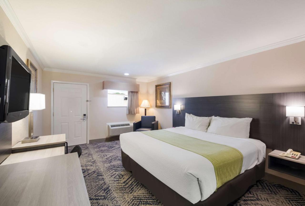 Surestay Hotel By Best Western Rockdale Экстерьер фото