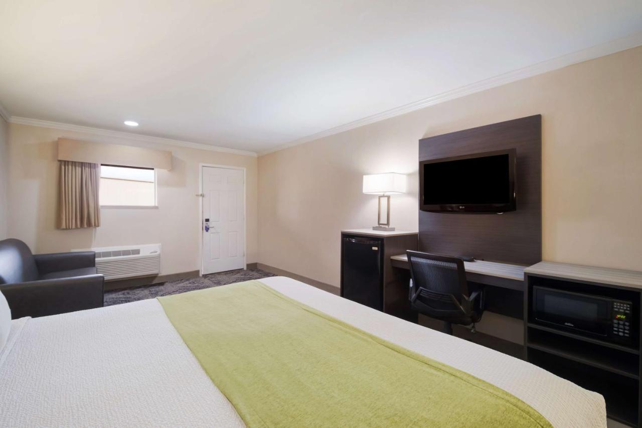 Surestay Hotel By Best Western Rockdale Экстерьер фото