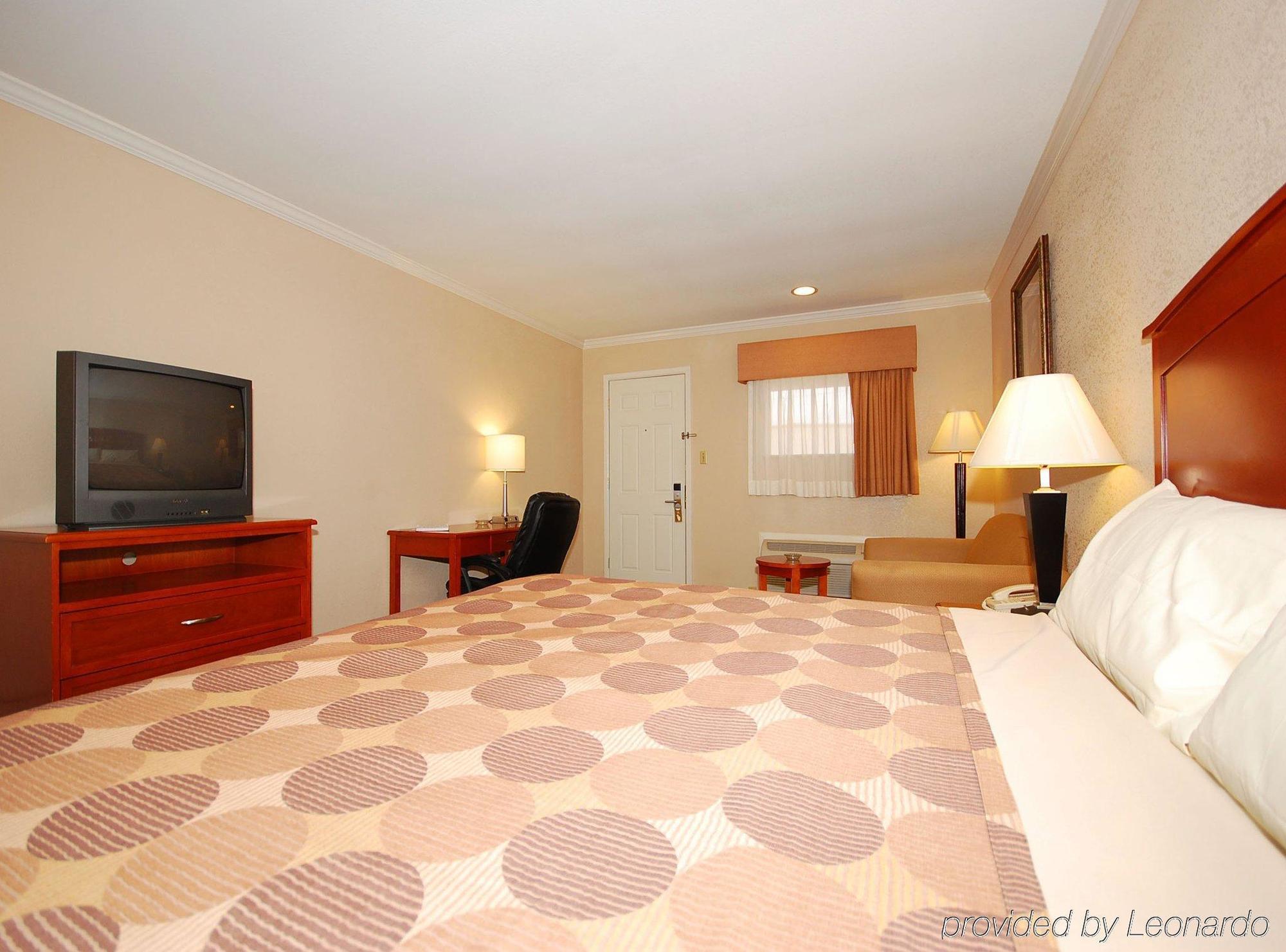 Surestay Hotel By Best Western Rockdale Экстерьер фото
