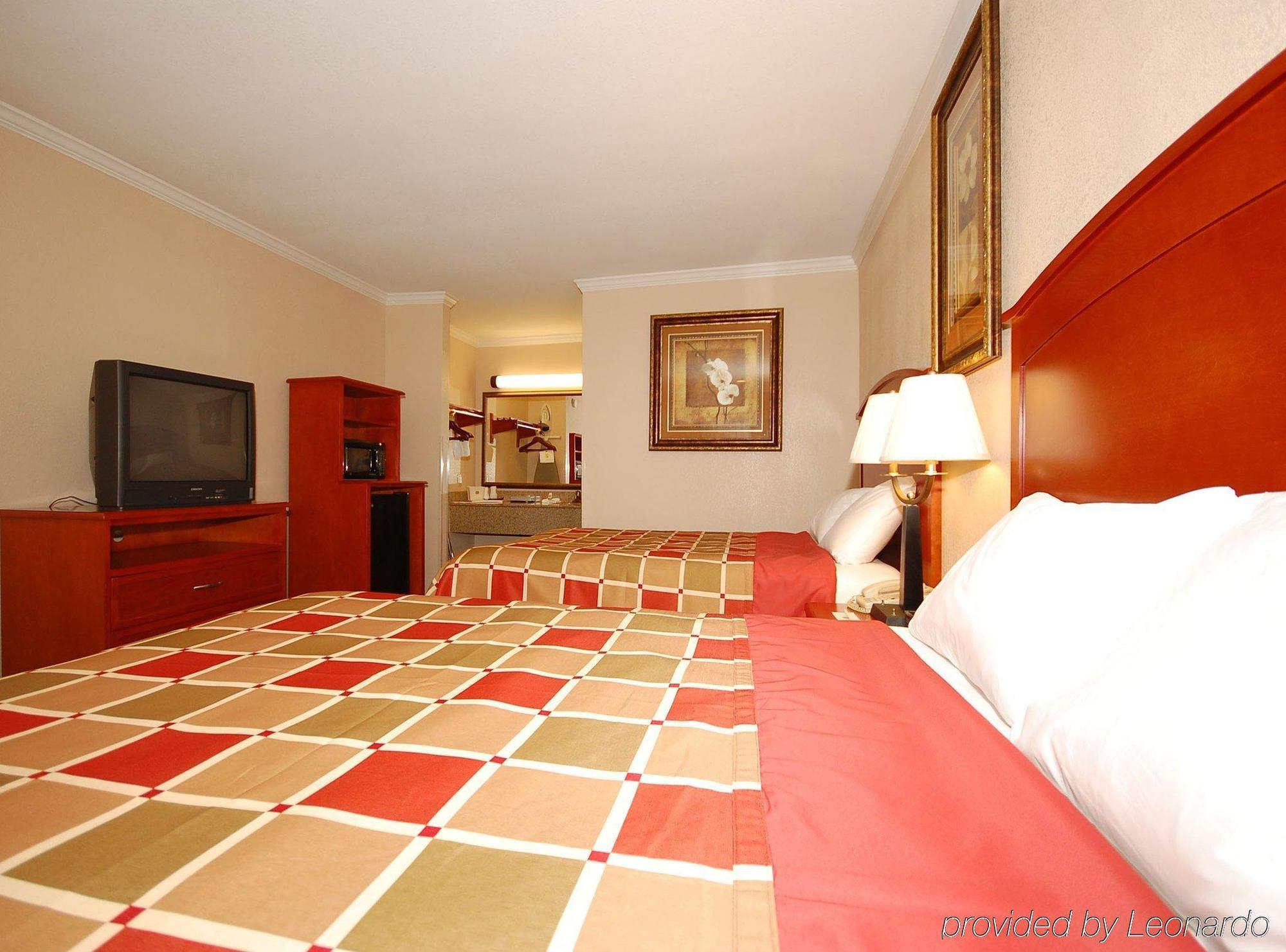 Surestay Hotel By Best Western Rockdale Экстерьер фото